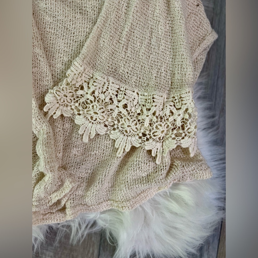 COCO + JAMESON | Elegant Cream Crocheted Shrug Sweater Wrap (XL) - Picture 2 of 7